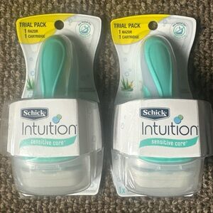 NEW {2) Schick Intuition Sensitive Care Trial Pack Razor Aloe & Vitamin E - NEW